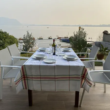 Anastasye Your Lakefront Vacation Tatil Evi *