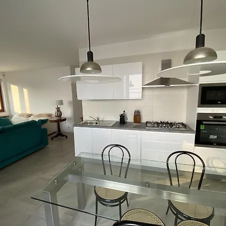 Anastasye Your Lakefront Vacation Tatil Evi