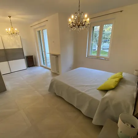Anastasye Your Lakefront Vacation Vakantiehuis *