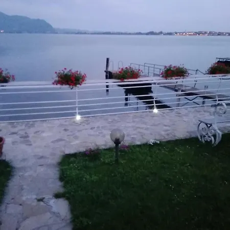 Anastasye Your Lakefront Vacation Vakantiehuis Predore