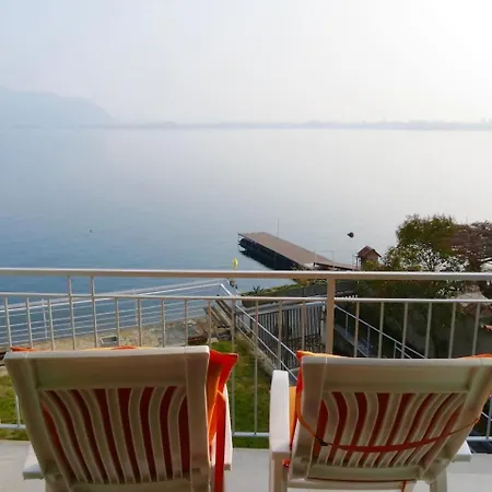 Anastasye Your Lakefront Vacation *