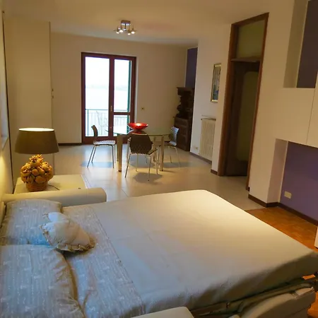 Anastasye Your Lakefront Vacation Vakantiehuis *