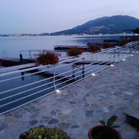 Vakantiehuis Anastasye Your Lakefront Vacation